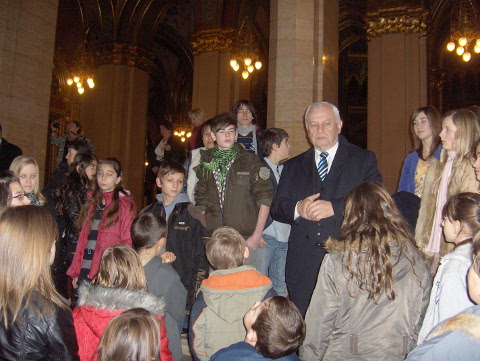 Acsai iskolások látogatása a Parlamentben