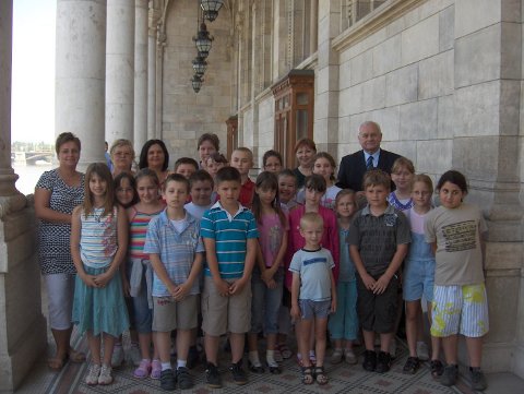 A Veresegyházi Fabricius József általános iskola harmadik osztályos tanulóit fogadta Harrach Péter